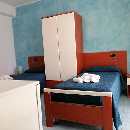 Megaron Hotel Pozzallo Buitenkant foto