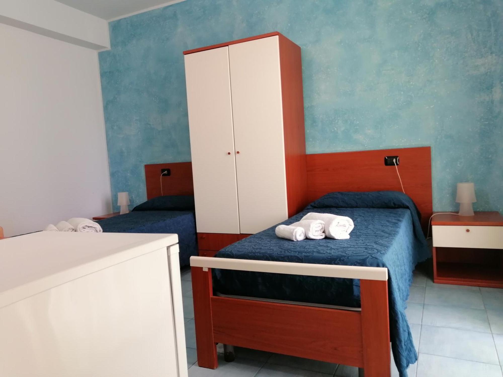 Megaron Hotel Pozzallo Buitenkant foto