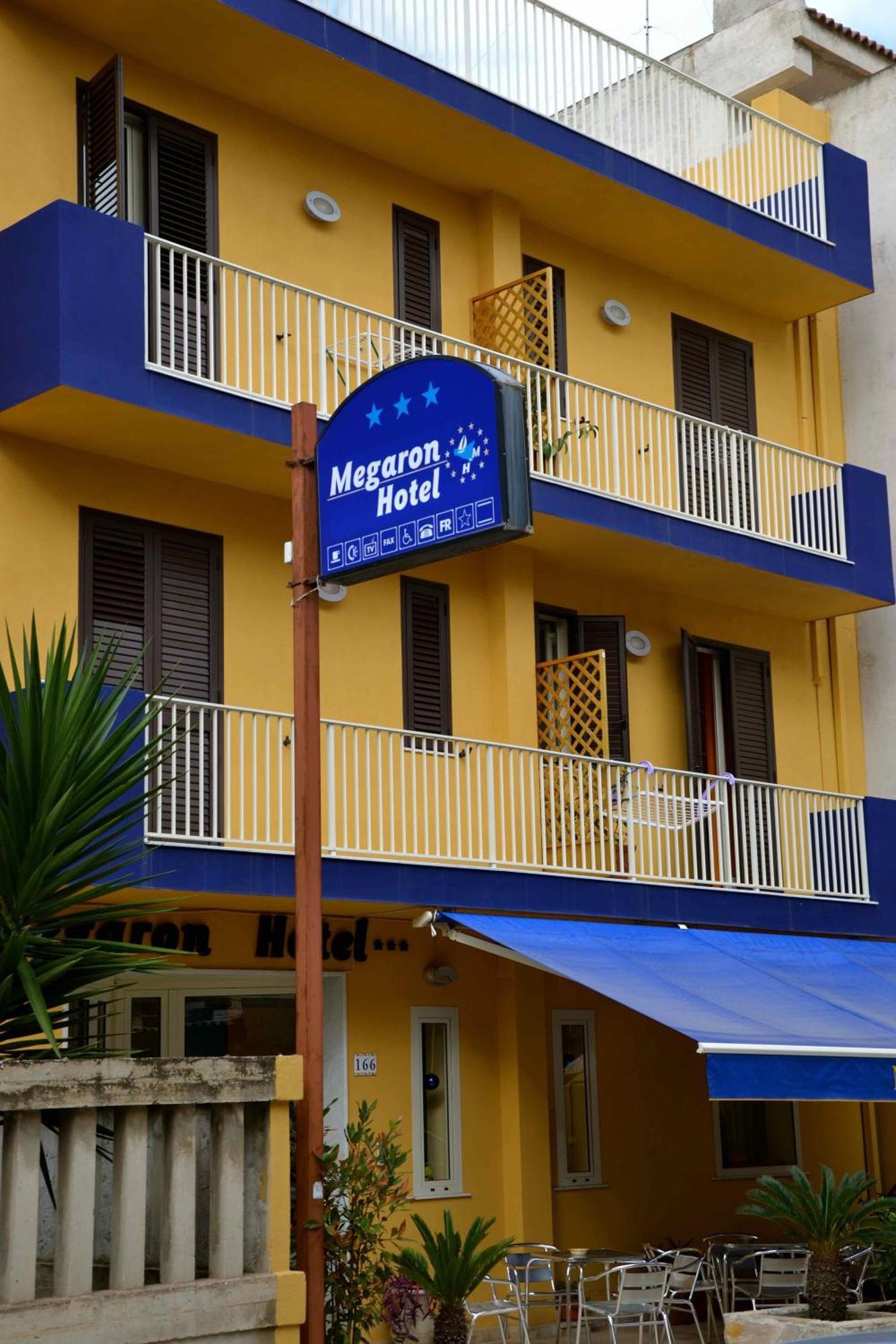 Megaron Hotel Pozzallo Buitenkant foto