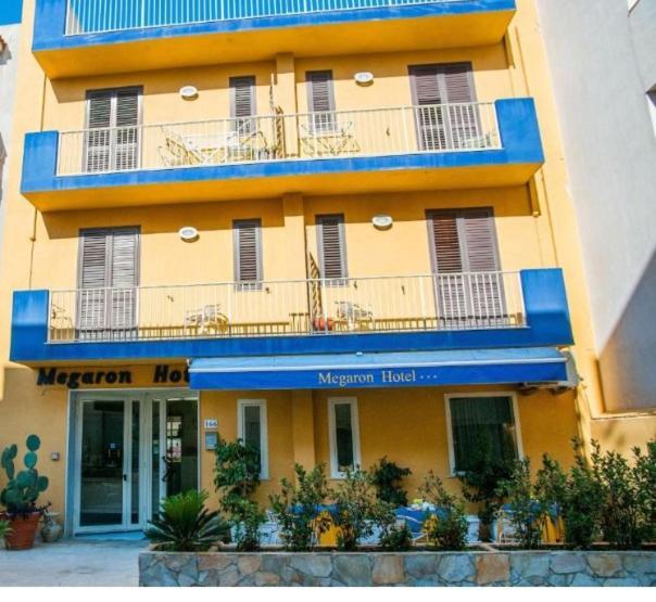 Megaron Hotel Pozzallo Buitenkant foto