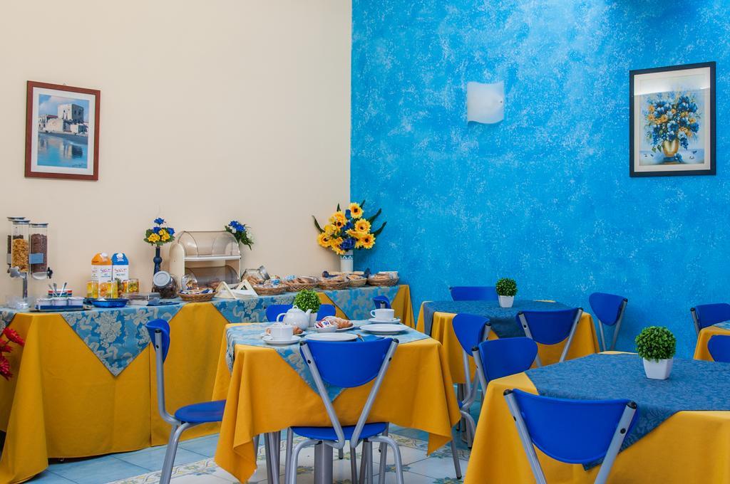 Megaron Hotel Pozzallo Buitenkant foto