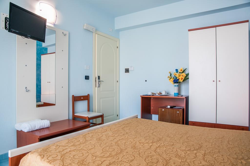 Megaron Hotel Pozzallo Buitenkant foto